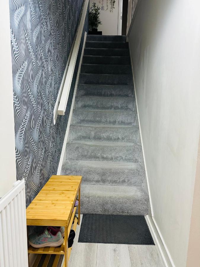 Modern 3 Bed Villa With Free Parking And Garden Close To City Center And Edinburgh Airport Esterno foto