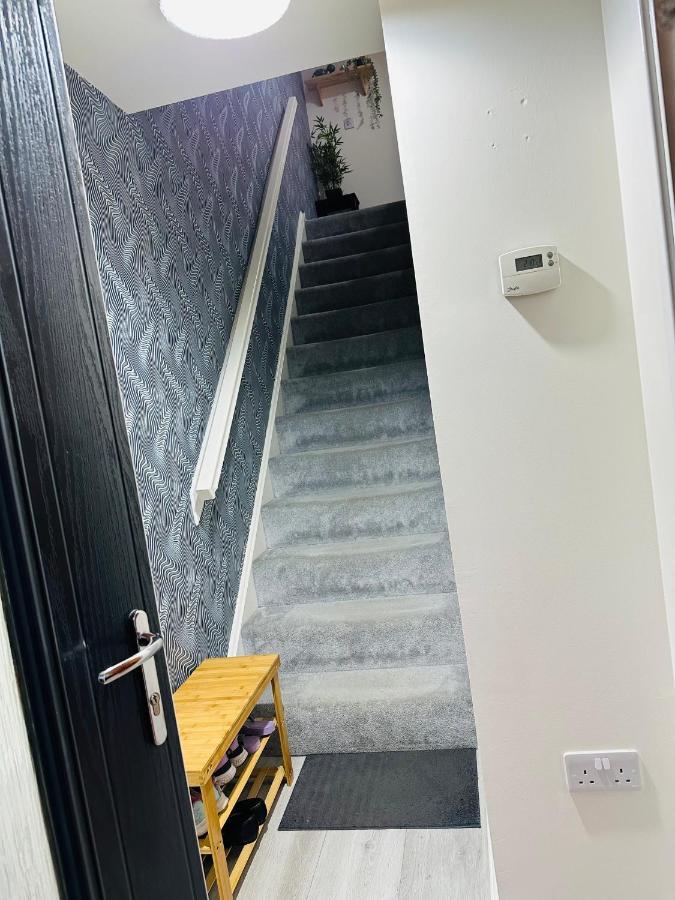 Modern 3 Bed Villa With Free Parking And Garden Close To City Center And Edinburgh Airport Esterno foto