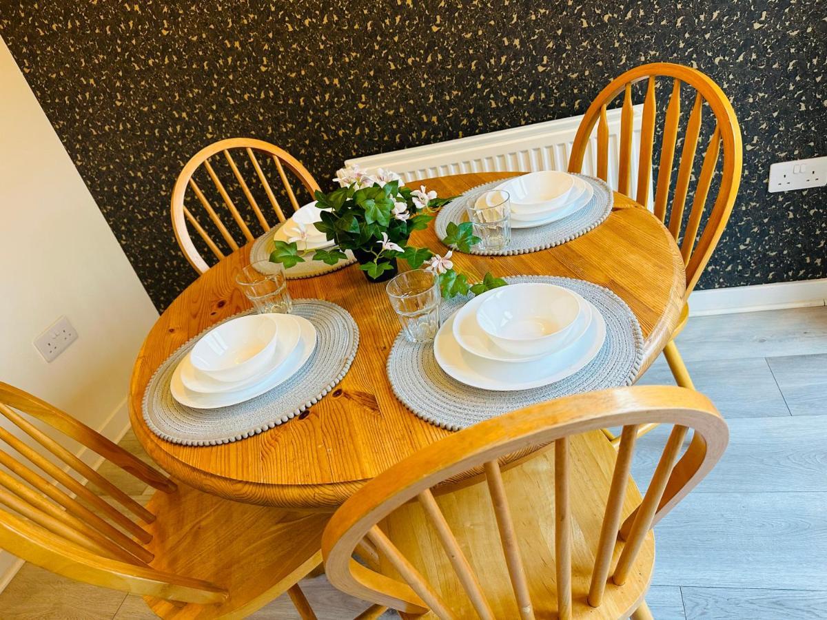 Modern 3 Bed Villa With Free Parking And Garden Close To City Center And Edinburgh Airport Esterno foto