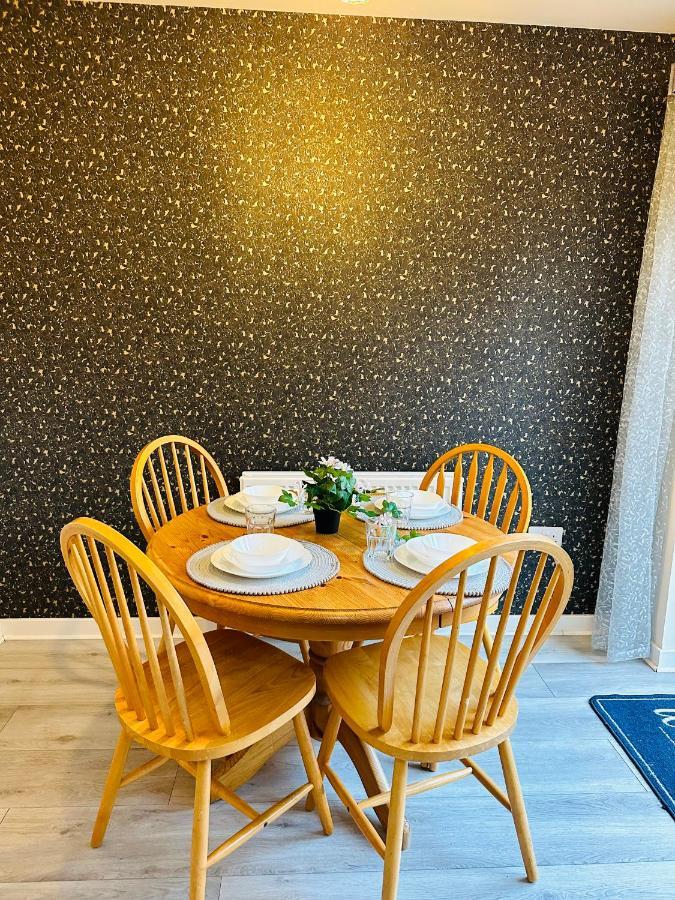 Modern 3 Bed Villa With Free Parking And Garden Close To City Center And Edinburgh Airport Esterno foto
