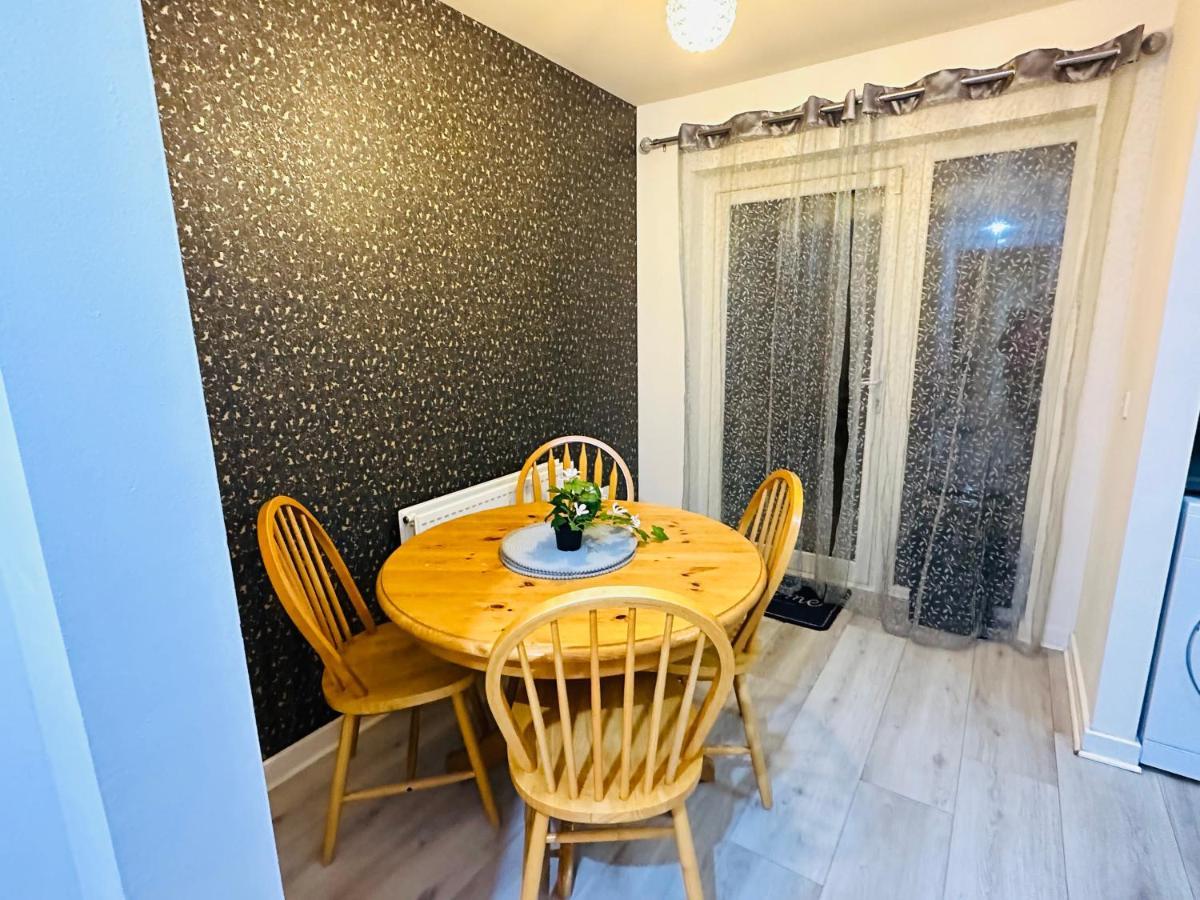 Modern 3 Bed Villa With Free Parking And Garden Close To City Center And Edinburgh Airport Esterno foto